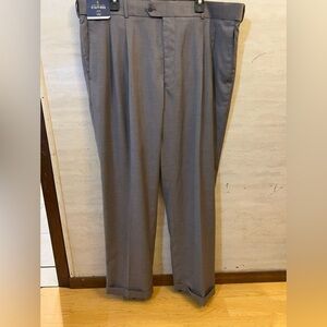 NWT- Stafford Sharkskin Pleated Classic Fit Men's Grey  Dress Pants
